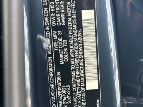 Certified 2025 Volvo XC90 B6 Plus image 28