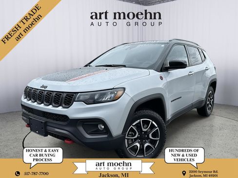 Used 2024 Jeep Compass Trailhawk AWD/4WD image 1