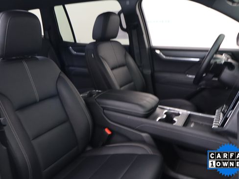 Used 2026 GMC Acadia Elevation w/ Elevation Premium Package FWD image 20