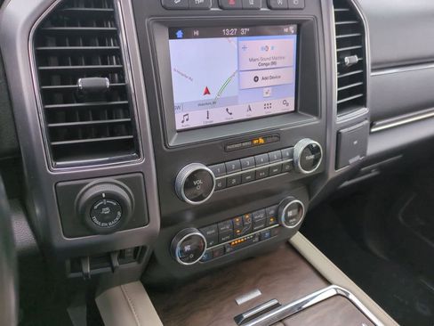 Used 2019 Ford Expedition Platinum image 32