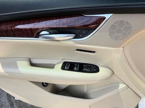 Used 2019 Cadillac XT5 Luxury FWD image 10