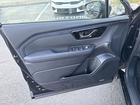 New 2025 Subaru Forester Limited image 25