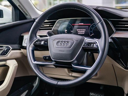 Used 2024 Audi Q8 e-tron Premium Plus image 16