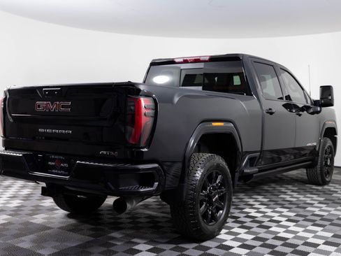 Used 2024 GMC Sierra 3500 AT4 w/ AT4 Premium Plus Package image 7