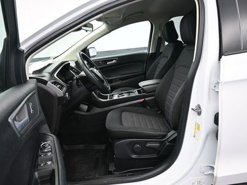 Used 2021 Ford Edge SE image 40