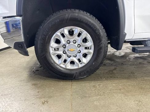 Used 2024 Chevrolet Silverado 3500 W/T AWD/4WD image 8