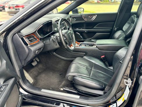 Used 2019 Lincoln Continental Reserve AWD/4WD image 11