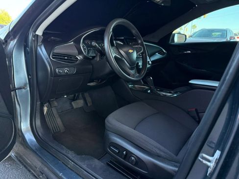 Used 2019 Chevrolet Malibu LT FWD image 38