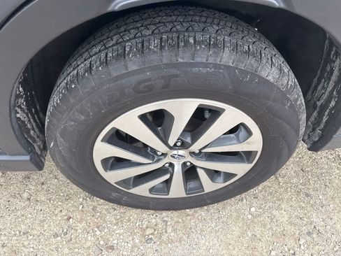 Used 2024 Subaru Outback Premium AWD/4WD image 7