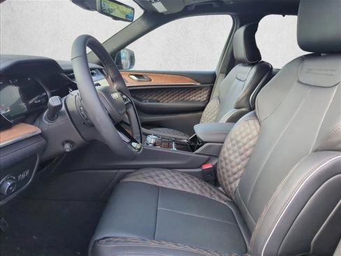 New 2026 Jeep Grand Cherokee Summit image 2