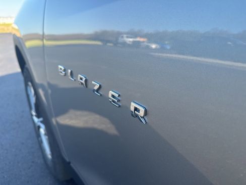 Used 2025 Chevrolet Blazer LT image 11