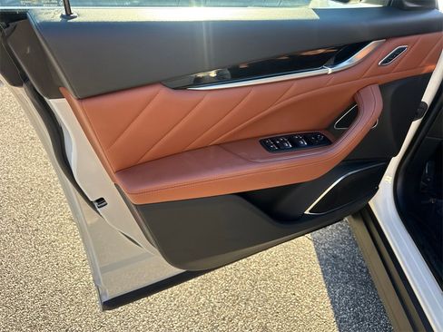 Used 2022 Maserati Levante Modena image 10