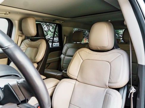 Used 2022 Lincoln Navigator Reserve image 10