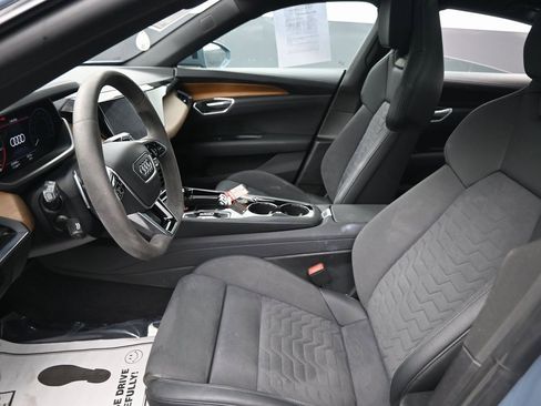 Used 2022 Audi e-tron GT Premium Plus image 25