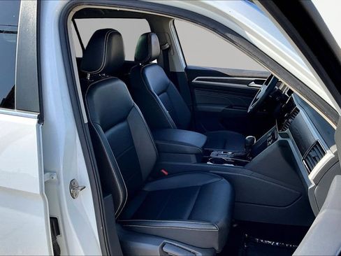 Used 2023 Volkswagen Atlas SE w/ Panoramic Sunroof Package FWD image 32