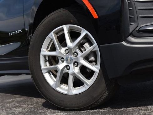 Used 2024 Chevrolet Equinox LS FWD image 3