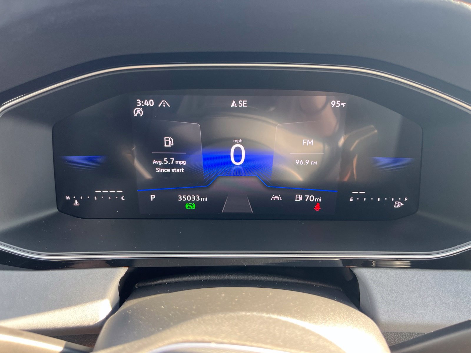 Certified 2025 Volkswagen Jetta SE FWD image 19