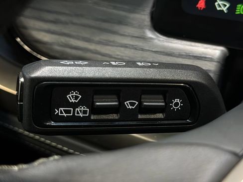 Used 2024 Rivian R1S Adventure AWD/4WD image 29