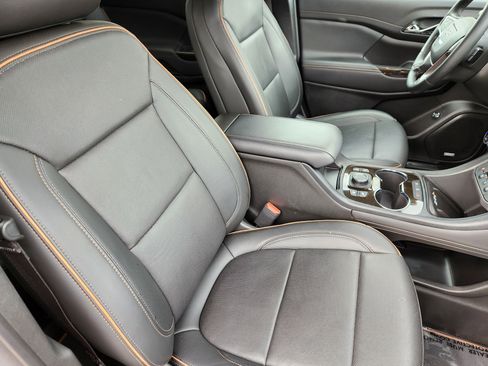 Used 2023 GMC Acadia AT4 w/ Technology Package image 14