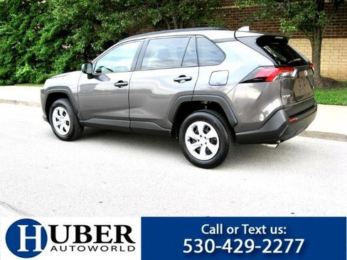 Used 2019 Toyota RAV4 LE image 2