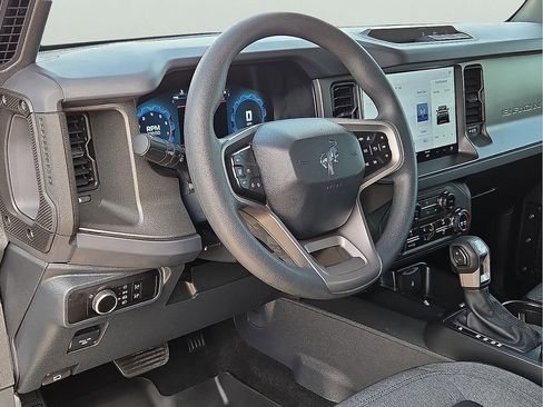 Used 2025 Ford Bronco 4-Door image 13