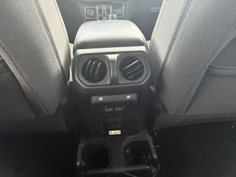 Used 2025 Jeep Wrangler Unlimited Sahara AWD/4WD image 21