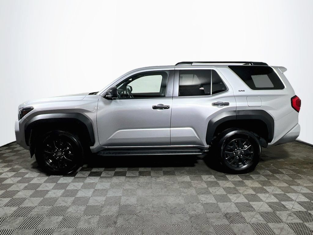 Certified 2025 Toyota 4Runner SR5 AWD/4WD image 4