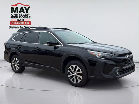 Used 2025 Subaru Outback Premium AWD/4WD image 1