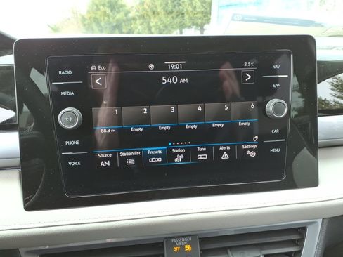 New 2026 Volkswagen Taos SEL image 14