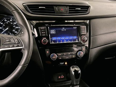 Used 2019 Nissan Rogue SV AWD/4WD image 6