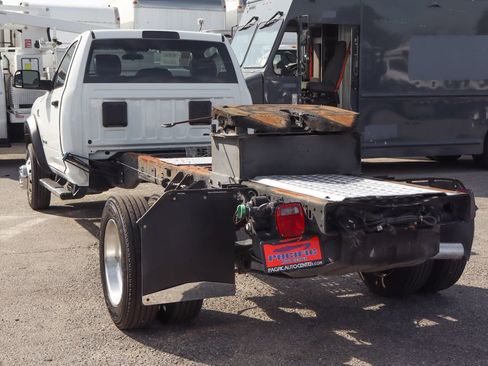 Used 2022 RAM 5500 Tradesman RWD image 6