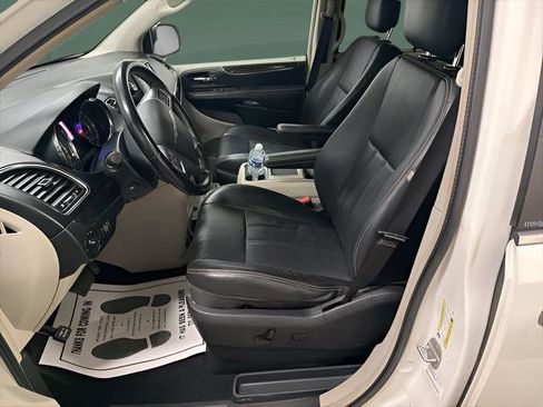 Used 2012 Chrysler Town & Country Touring-L w/ Entertainment Group #2 image 10