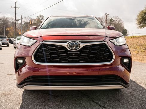 Certified 2021 Toyota Highlander Platinum image 2