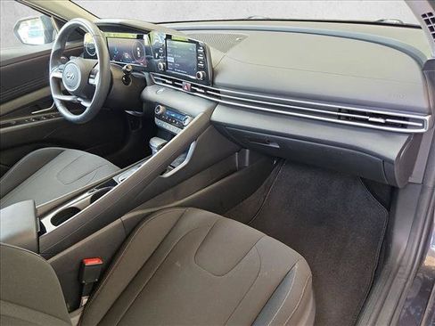 Used 2021 Hyundai Elantra SEL w/ Convenience Package FWD image 20