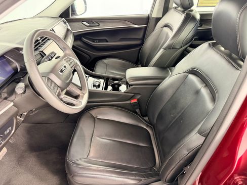 Used 2023 Jeep Grand Cherokee L Limited AWD/4WD image 5
