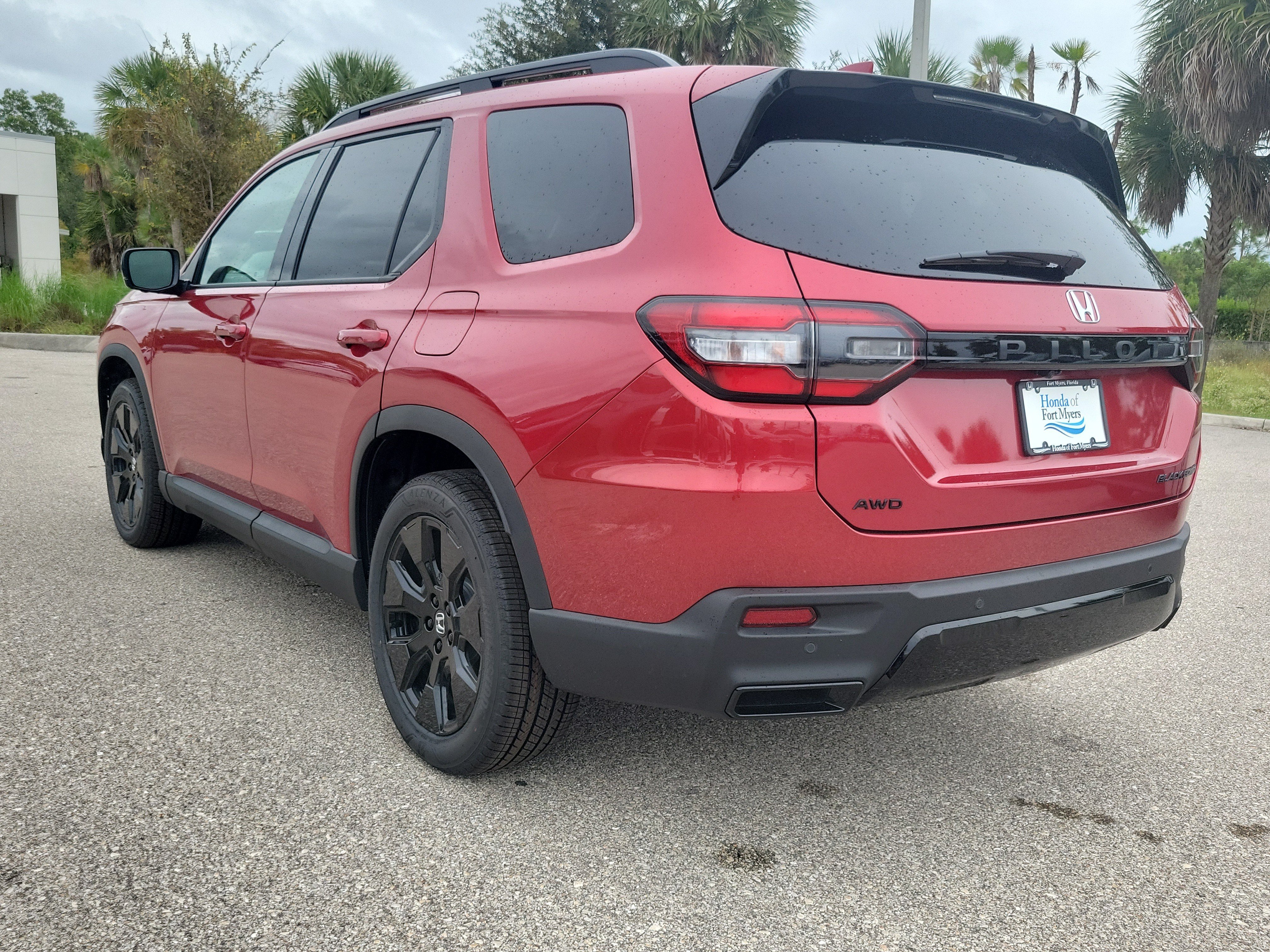 New 2026 Honda Pilot Black Edition image 4