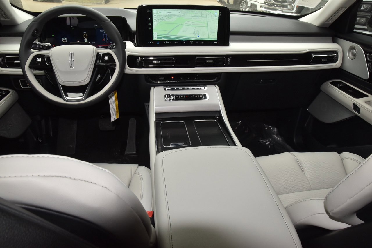 New 2027 Lincoln Aviator Reserve AWD/4WD image 17