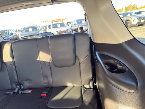 Certified 2021 Nissan Armada SV w/ SV Appearance Package image 36