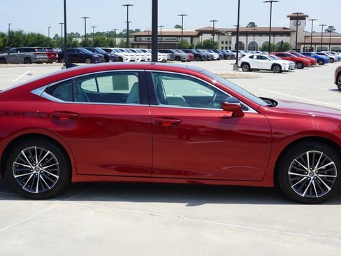 Certified 2025 Lexus ES 350 w/ Premium Package FWD image 4