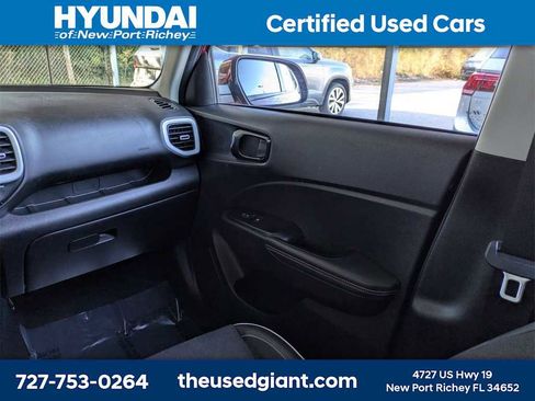 Certified 2024 Hyundai Venue Limited image 18