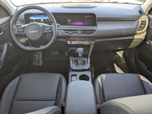 Used 2025 Kia Seltos SX w/ SX Sunroof Package image 15