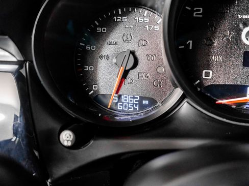 Used 2018 Porsche Macan S image 41