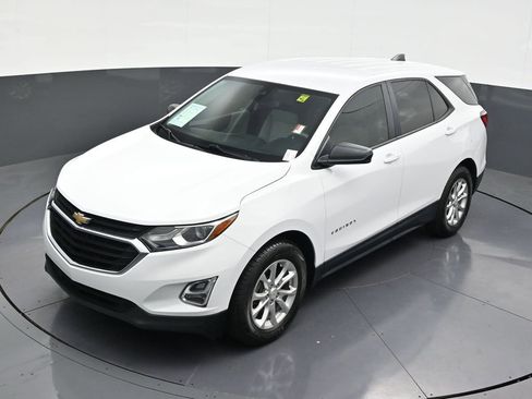 Used 2020 Chevrolet Equinox LS image 21