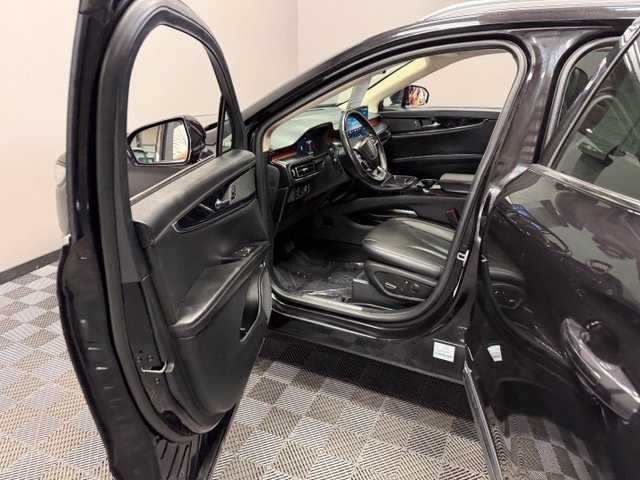 Used 2023 Lincoln Nautilus Reserve AWD/4WD image 14
