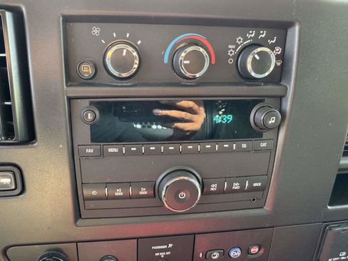 Used 2025 GMC Savana 2500 RWD image 26
