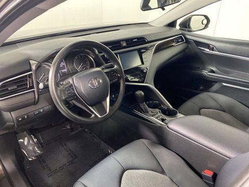 Used 2018 Toyota Camry LE image 11