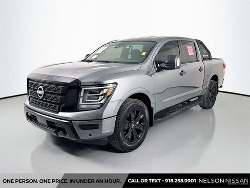 Used 2024 Nissan Titan SV image 1