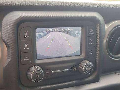 Used 2019 Jeep Wrangler Sport AWD/4WD image 17
