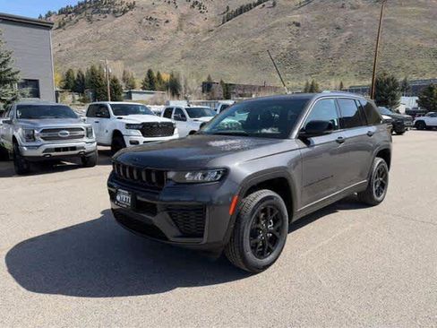 New 2026 Jeep Grand Cherokee Altitude AWD/4WD image 2