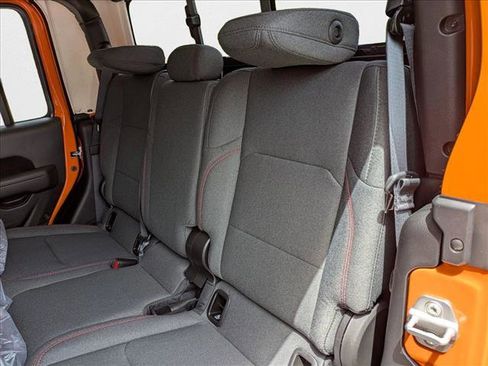 New 2025 Jeep Gladiator Rubicon w/ Convenience Group image 15